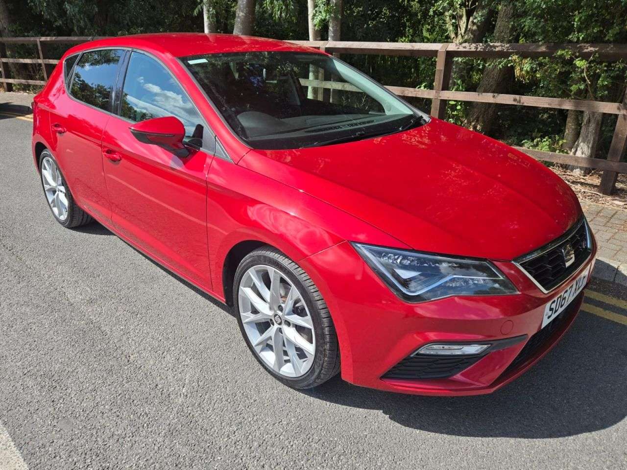 A 2017 SEAT LEON 1.4 EcoTSI FR Technology Hatchback 5dr Petrol DSG Euro 6 (s/s) (150 ps) A 2017 SEAT LEON 1.4 EcoTSI FR Technology Hatchback 5dr Petrol DSG Euro 6 (s/s) (150 ps)