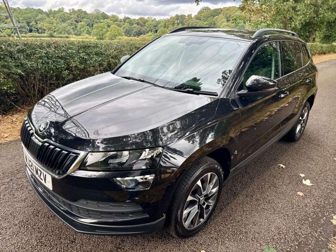 A 2021 SKODA KAROQ 1.5 TSI ACT SE Drive SUV 5dr Petrol DSG Euro 6 (s/s) (150 ps) + SERVICE HIS A 2021 SKODA KAROQ 1.5 TSI ACT SE Drive SUV 5dr Petrol DSG Euro 6 (s/s) (150 ps) + SERVICE HIS