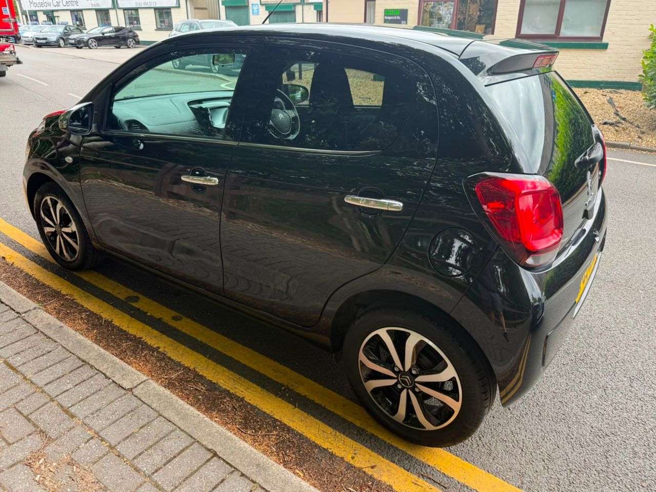 A 2019 CITROEN C1 1.0 VTi Flair Hatchback 5dr Petrol Manual Euro 6 (s/s) (72 ps) A 2019 CITROEN C1 1.0 VTi Flair Hatchback 5dr Petrol Manual Euro 6 (s/s) (72 ps)