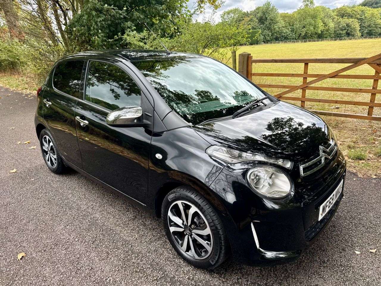 A 2019 CITROEN C1 1.0 VTi Flair Hatchback 5dr Petrol Manual Euro 6 (s/s) (72 ps) + SERVICE HI A 2019 CITROEN C1 1.0 VTi Flair Hatchback 5dr Petrol Manual Euro 6 (s/s) (72 ps) + SERVICE HI