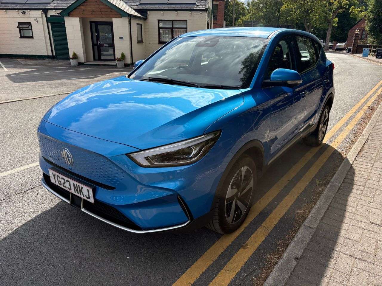 A 2023 MG MG ZS 72.6kWh SE Long Range SUV 5dr Electric Auto (156 ps) A 2023 MG MG ZS 72.6kWh SE Long Range SUV 5dr Electric Auto (156 ps)