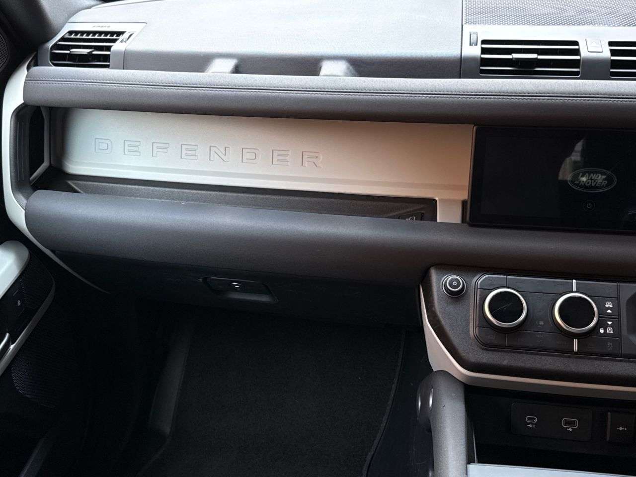 2022 LAND ROVER DEFENDER 110 2022 LAND ROVER DEFENDER 110