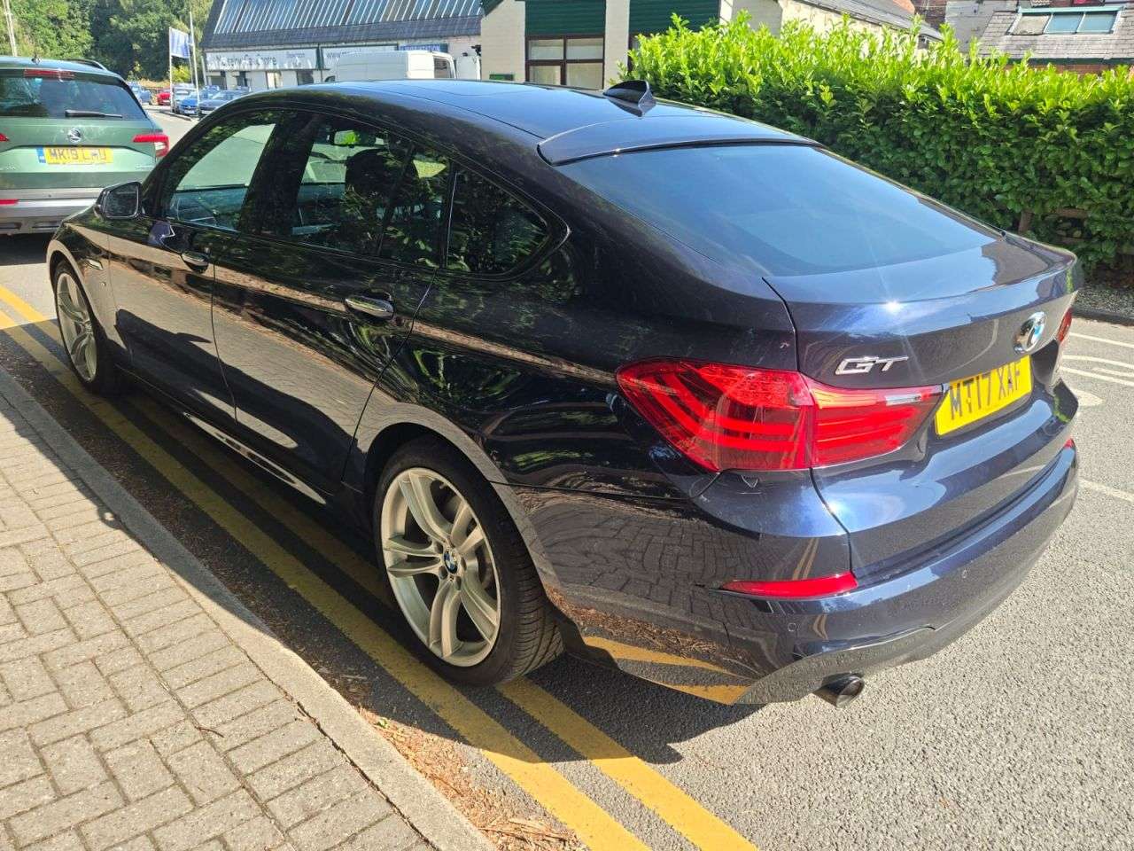 A 2017 BMW 5 SERIES GRAN TURISMO 3.0 535d M Sport GT 5dr Diesel Automatic Euro 6 (s/s) (313 ps) A 2017 BMW 5 SERIES GRAN TURISMO 3.0 535d M Sport GT 5dr Diesel Automatic Euro 6 (s/s) (313 ps)