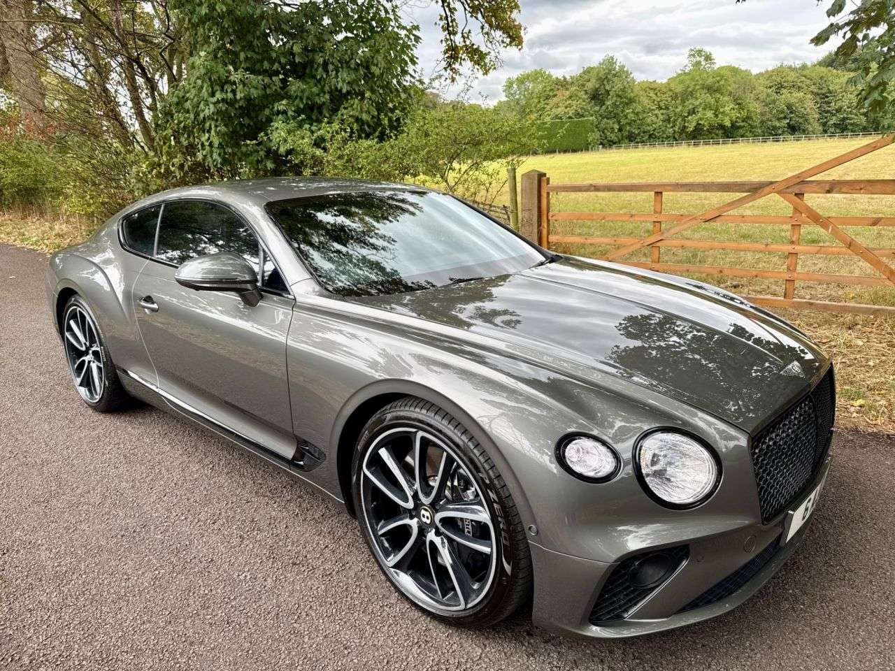 A 2019 BENTLEY CONTINENTAL 6.0 W12 GT Coupe 2dr Petrol Automatic 4WD Euro 6 (635 ps) A 2019 BENTLEY CONTINENTAL 6.0 W12 GT Coupe 2dr Petrol Automatic 4WD Euro 6 (635 ps)