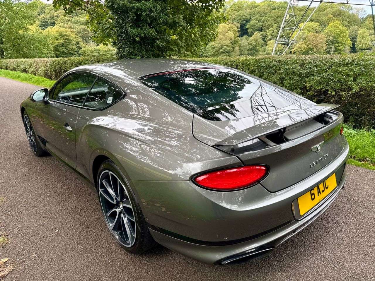 A 2019 BENTLEY CONTINENTAL 6.0 W12 GT Coupe 2dr Petrol Automatic 4WD Euro 6 (635 ps) + FULL SERVICE HI A 2019 BENTLEY CONTINENTAL 6.0 W12 GT Coupe 2dr Petrol Automatic 4WD Euro 6 (635 ps) + FULL SERVICE HI
