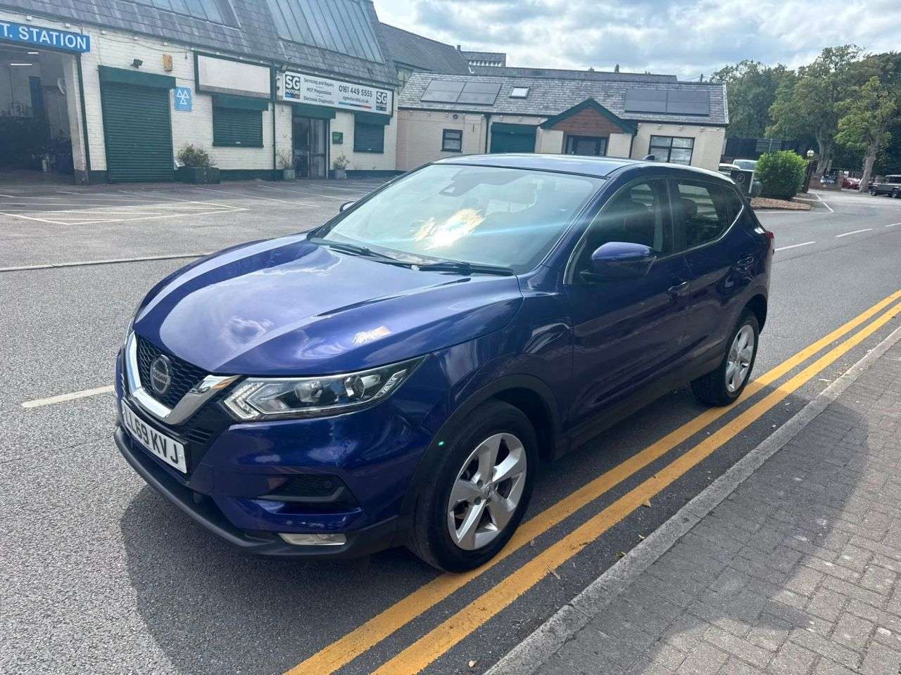 A 2019 NISSAN QASHQAI 1.3 DIG-T Acenta Premium SUV 5dr Petrol Manual Euro 6 (s/s) (140 ps) A 2019 NISSAN QASHQAI 1.3 DIG-T Acenta Premium SUV 5dr Petrol Manual Euro 6 (s/s) (140 ps)