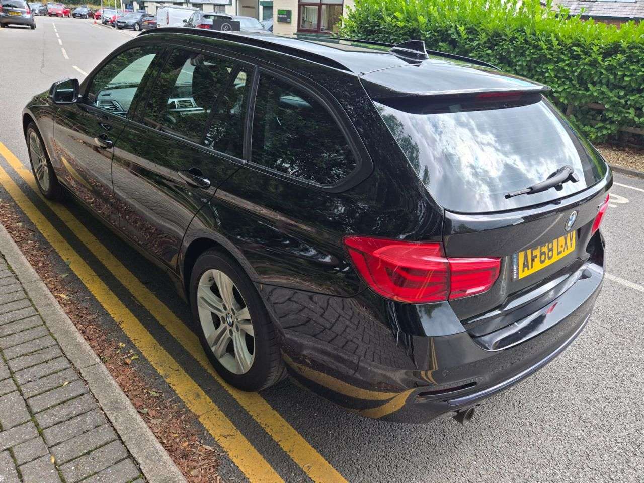 A 2018 BMW 3 SERIES 1.5 318i Sport Touring 5dr Petrol Auto Euro 6 (s/s) (136 ps) A 2018 BMW 3 SERIES 1.5 318i Sport Touring 5dr Petrol Auto Euro 6 (s/s) (136 ps)