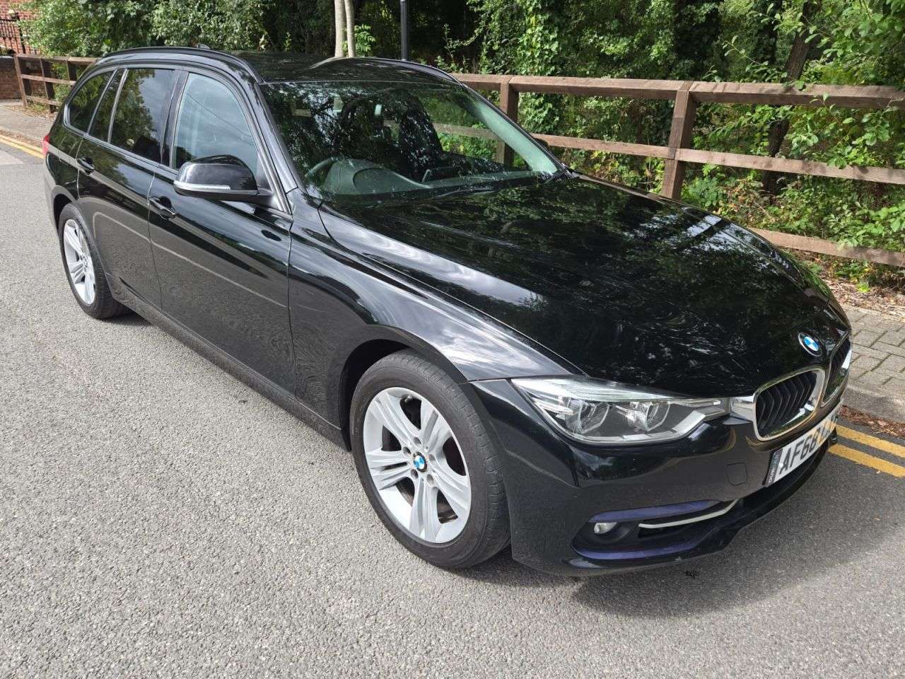 A 2018 BMW 3 SERIES 1.5 318i Sport Touring 5dr Petrol Auto Euro 6 (s/s) (136 ps) A 2018 BMW 3 SERIES 1.5 318i Sport Touring 5dr Petrol Auto Euro 6 (s/s) (136 ps)
