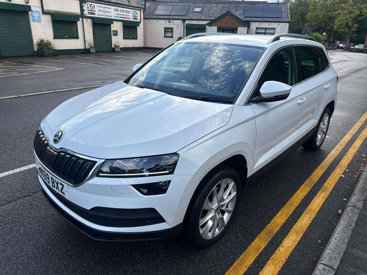 A 2019 SKODA KAROQ 1.6 TDI SE L SUV 5dr Diesel Manual Euro 6 (s/s) (115 ps) A 2019 SKODA KAROQ 1.6 TDI SE L SUV 5dr Diesel Manual Euro 6 (s/s) (115 ps)
