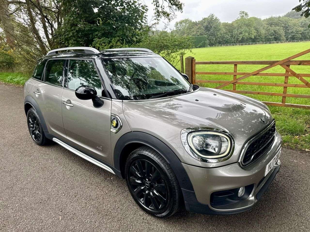 A 2017 MINI COUNTRYMAN 1.5 7.6kWh Cooper SE SUV 5dr Petrol Plug-in Hybrid Automatic ALL4 Euro 6 (s A 2017 MINI COUNTRYMAN 1.5 7.6kWh Cooper SE SUV 5dr Petrol Plug-in Hybrid Automatic ALL4 Euro 6 (s