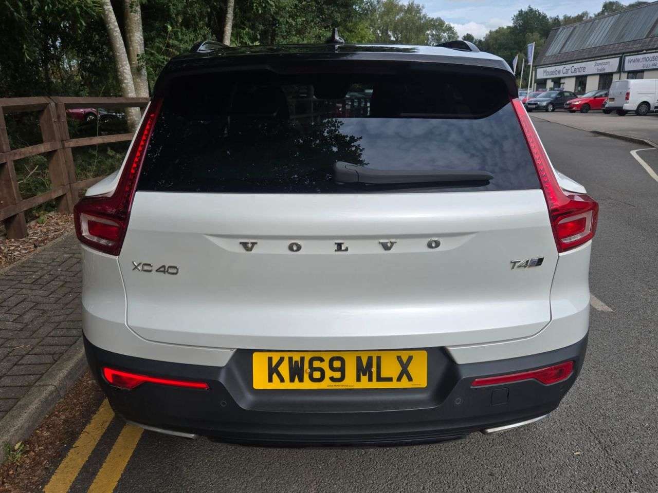 2020 VOLVO XC40 2020 VOLVO XC40