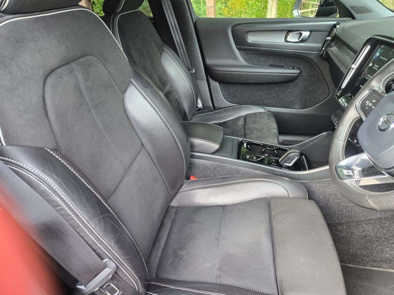 2020 VOLVO XC40 2020 VOLVO XC40