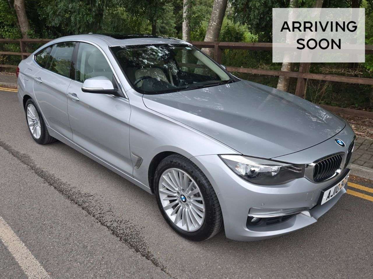 A 2015 BMW 3 SERIES GRAN TURISMO 2.0 328i Luxury GT 5dr Petrol Auto Euro 6 (s/s) (245 ps) A 2015 BMW 3 SERIES GRAN TURISMO 2.0 328i Luxury GT 5dr Petrol Auto Euro 6 (s/s) (245 ps)