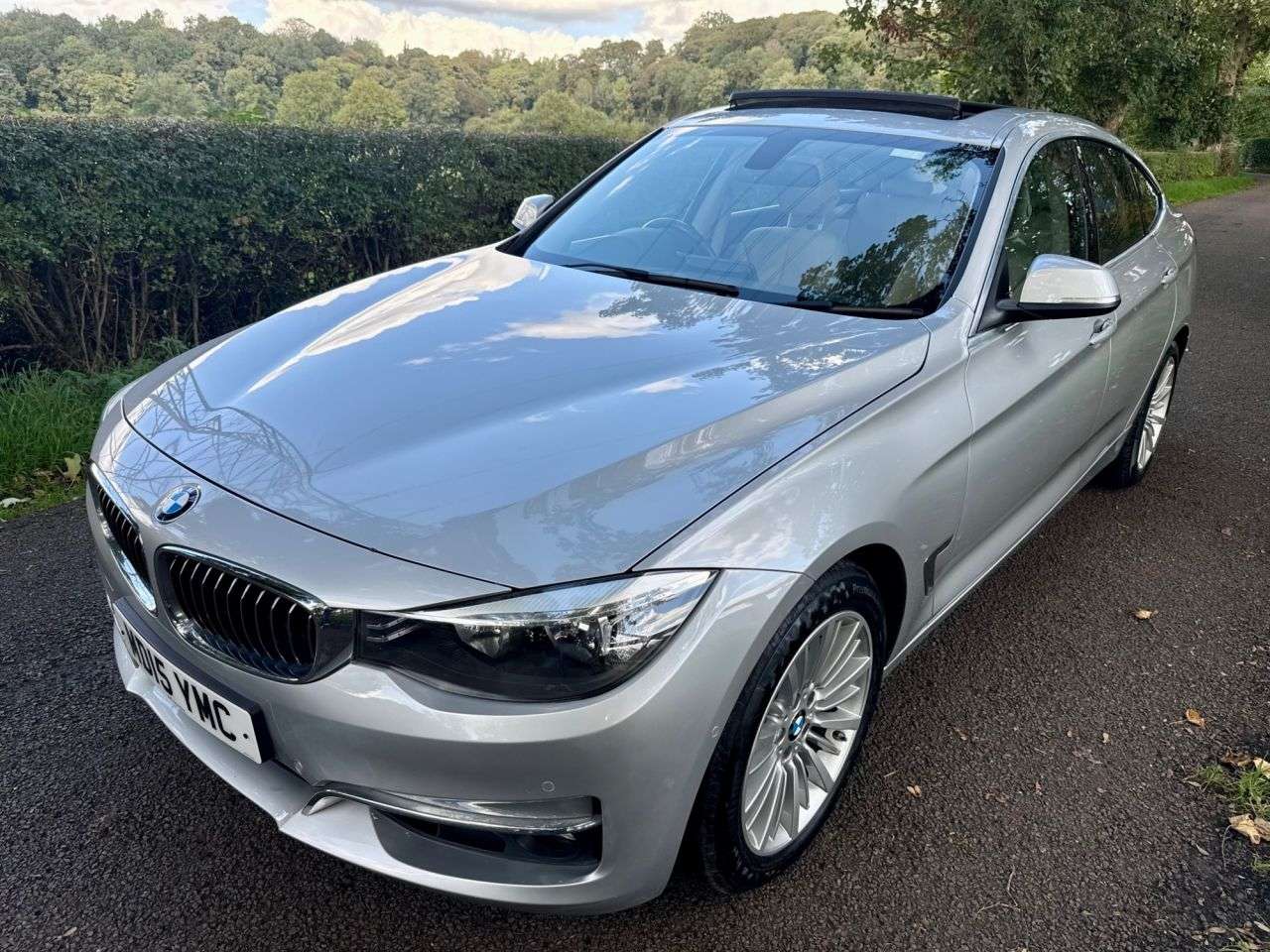 A 2015 BMW 3 SERIES GRAN TURISMO 2.0 328i Luxury GT 5dr Petrol Auto Euro 6 (s/s) (245 ps) + SERVICE HISTORY A 2015 BMW 3 SERIES GRAN TURISMO 2.0 328i Luxury GT 5dr Petrol Auto Euro 6 (s/s) (245 ps) + SERVICE HISTORY