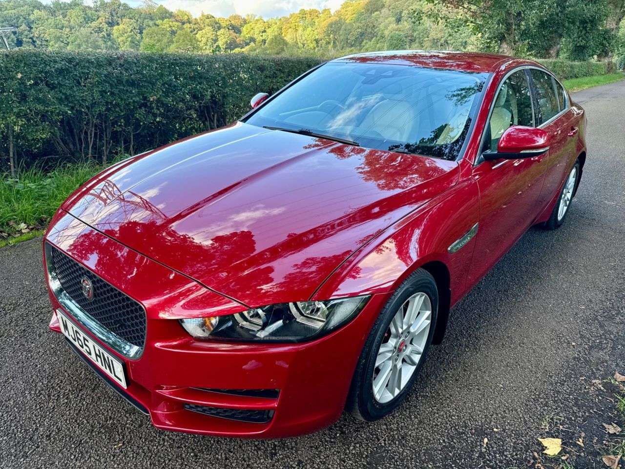A 2015 JAGUAR XE 2.0 GTDi Prestige Saloon 4dr Petrol Auto Euro 6 (s/s) (200 ps) + SERVICE HI A 2015 JAGUAR XE 2.0 GTDi Prestige Saloon 4dr Petrol Auto Euro 6 (s/s) (200 ps) + SERVICE HI