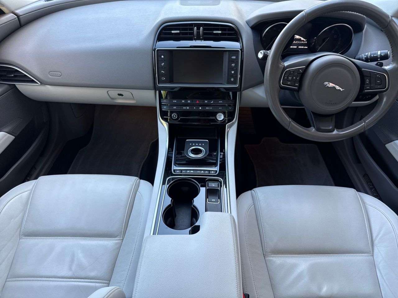 2015 JAGUAR XE 2015 JAGUAR XE