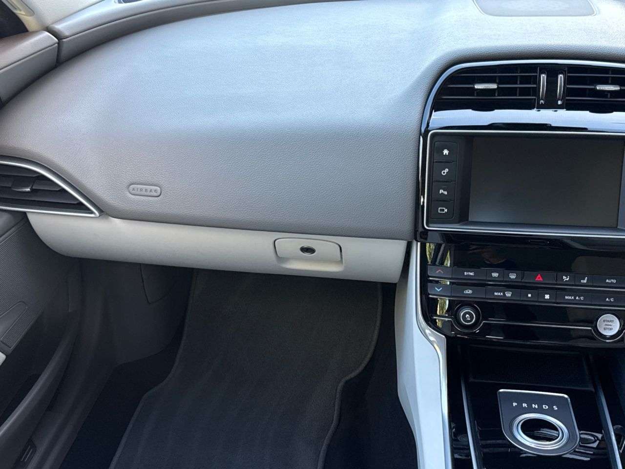 2015 JAGUAR XE 2015 JAGUAR XE