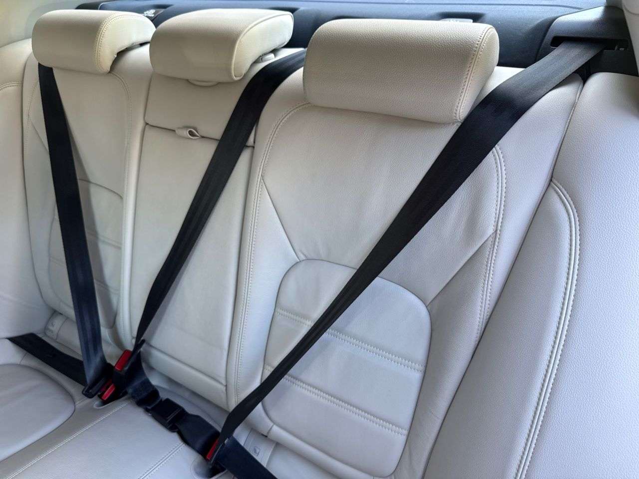 2015 JAGUAR XE 2015 JAGUAR XE