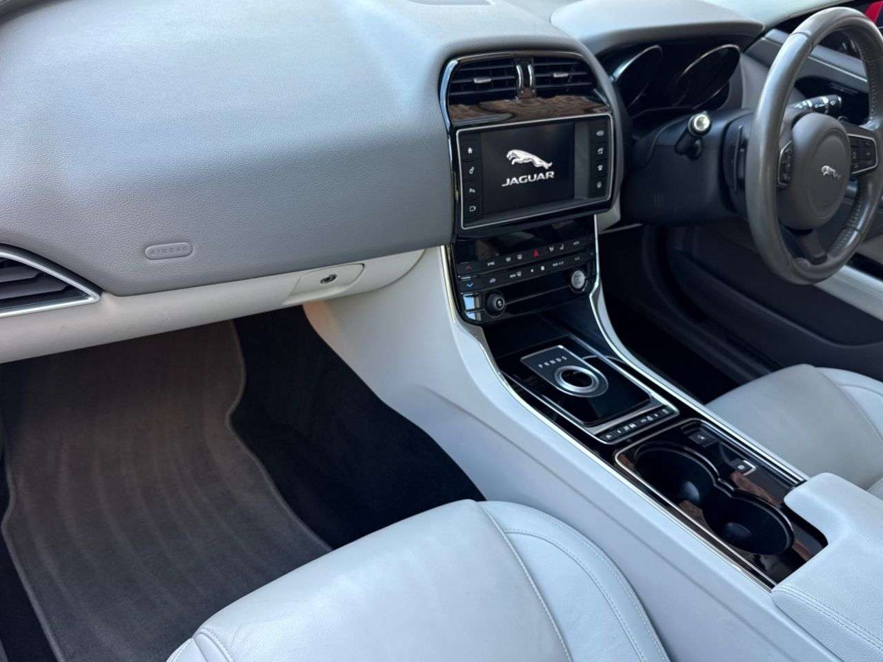2015 JAGUAR XE 2015 JAGUAR XE