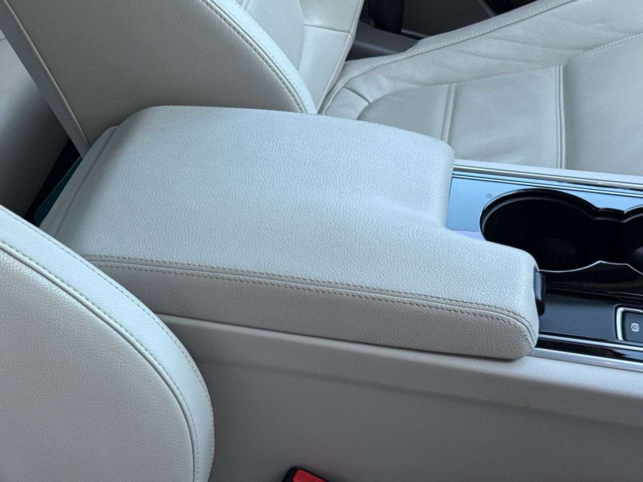 2015 JAGUAR XE 2015 JAGUAR XE