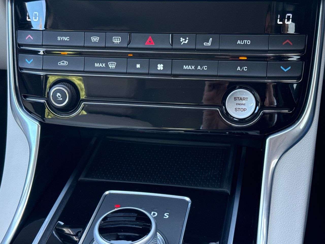 2015 JAGUAR XE 2015 JAGUAR XE