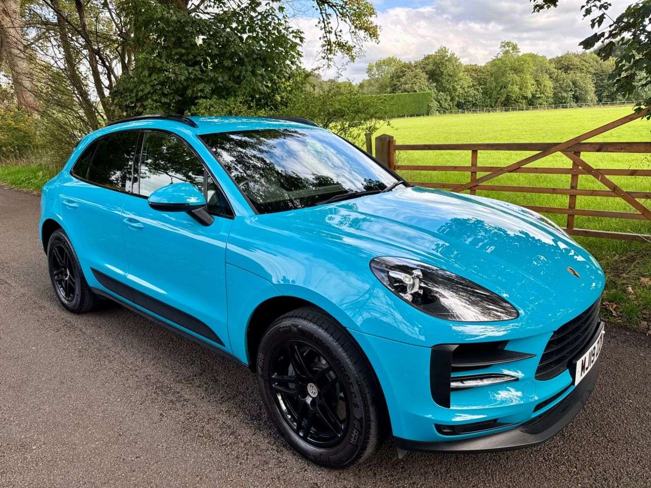 A 2019 PORSCHE MACAN 3.0T V6 S SUV 5dr Petrol PDK 4WD Euro 6 (s/s) (354 ps) SUV A 2019 PORSCHE MACAN 3.0T V6 S SUV 5dr Petrol PDK 4WD Euro 6 (s/s) (354 ps) SUV