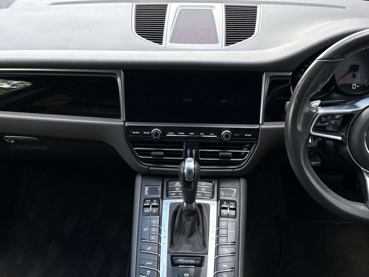 2019 PORSCHE MACAN 2019 PORSCHE MACAN