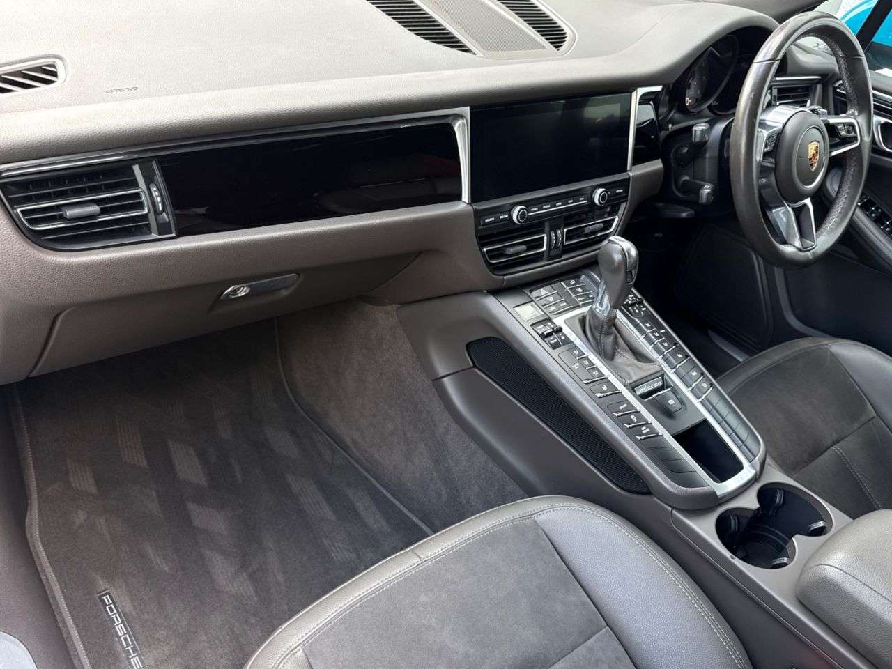 2019 PORSCHE MACAN 2019 PORSCHE MACAN