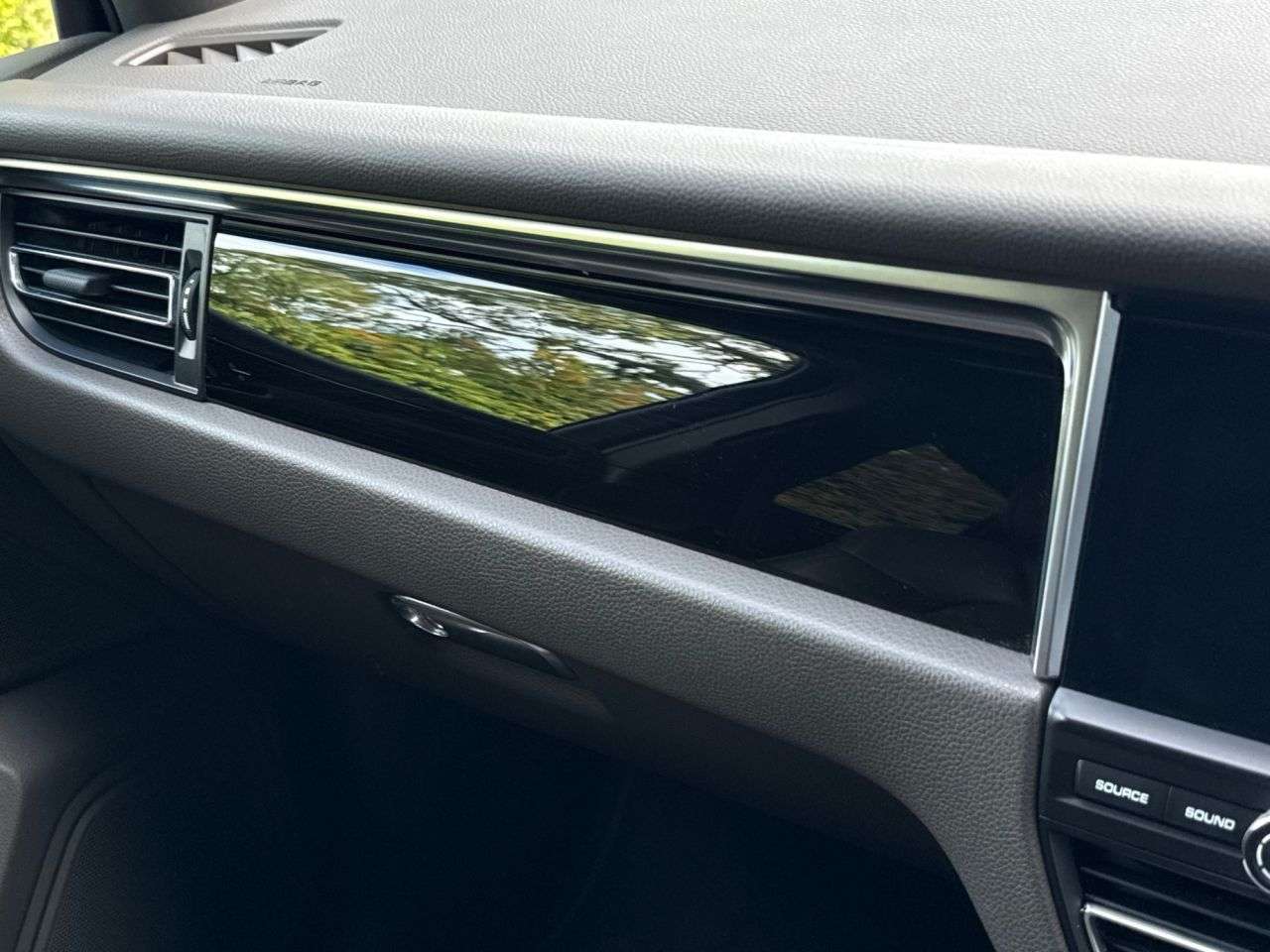 2019 PORSCHE MACAN 2019 PORSCHE MACAN