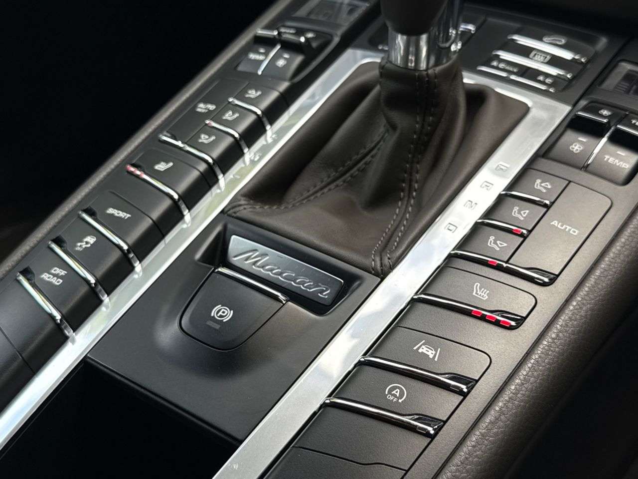 2019 PORSCHE MACAN 2019 PORSCHE MACAN
