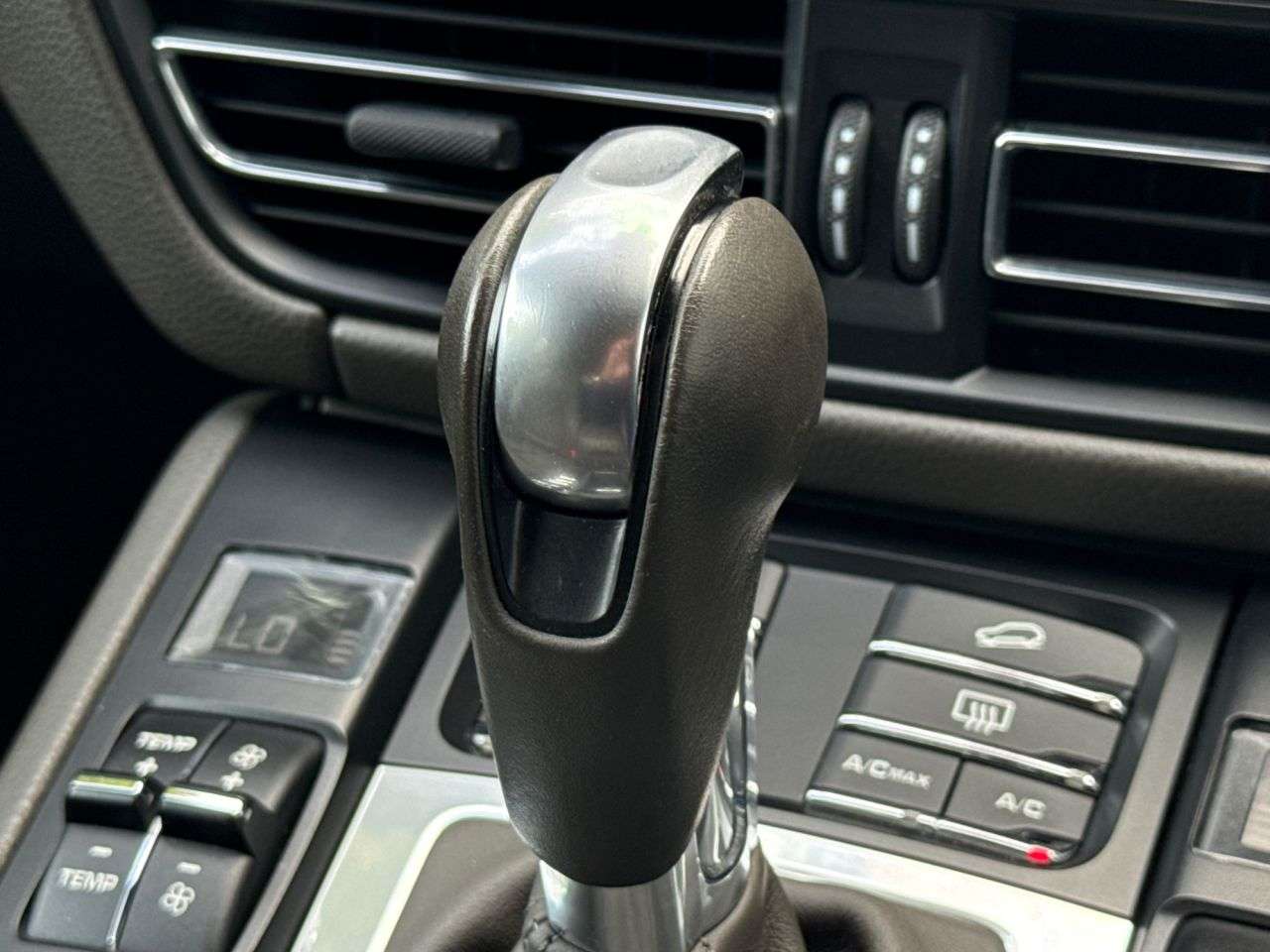2019 PORSCHE MACAN 2019 PORSCHE MACAN