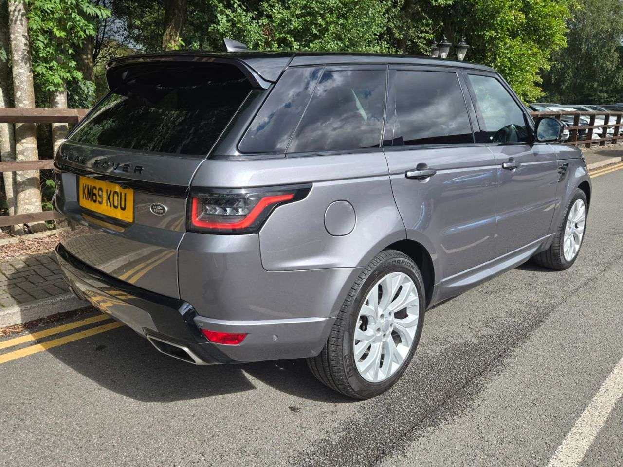 A 2019 LAND ROVER RANGE ROVER SPORT 3.0 SD V6 Autobiography Dynamic SUV 5dr Diesel Auto 4WD Euro 6 (s/s) (306 p A 2019 LAND ROVER RANGE ROVER SPORT 3.0 SD V6 Autobiography Dynamic SUV 5dr Diesel Auto 4WD Euro 6 (s/s) (306 p