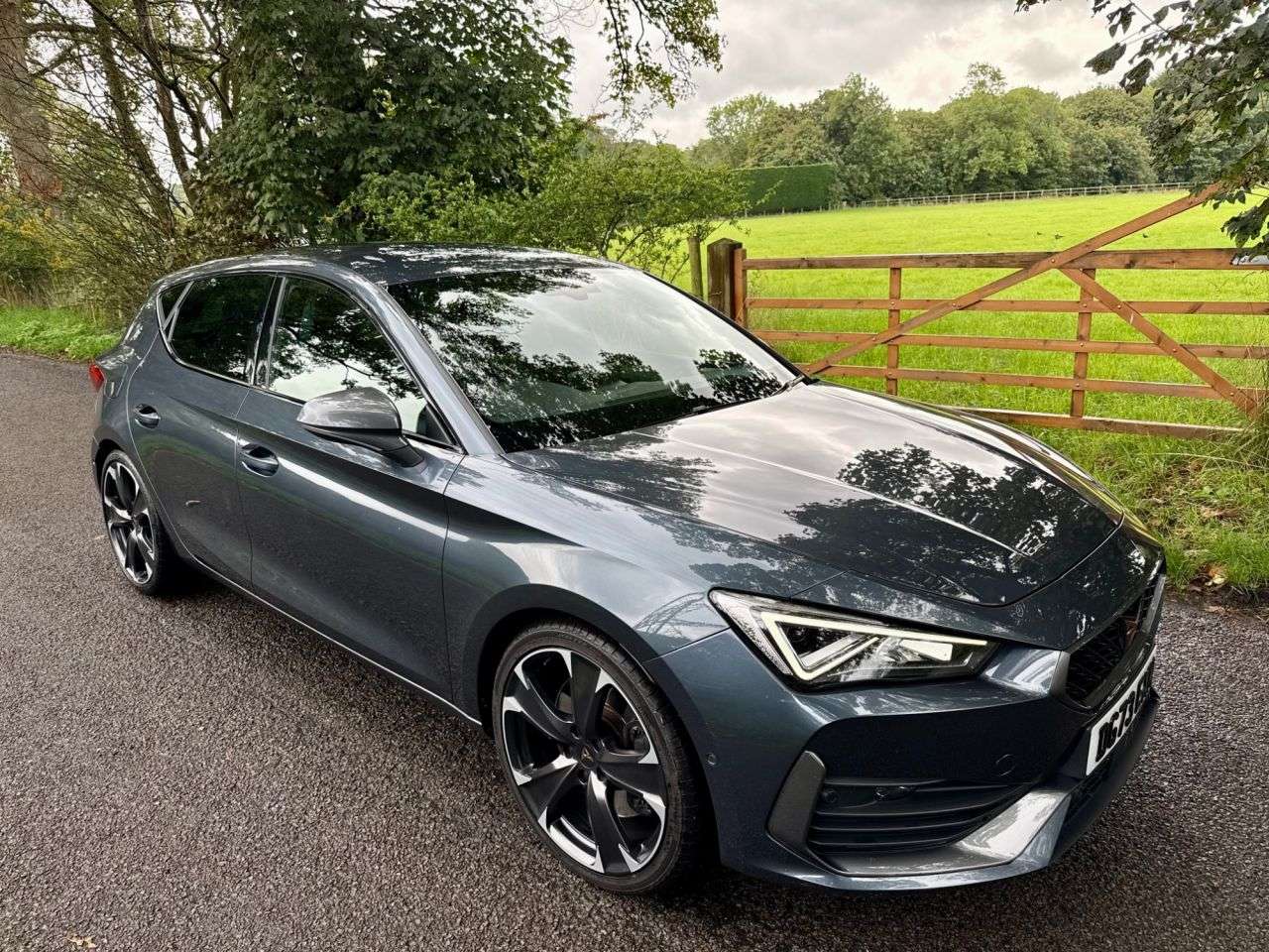 A 2023 CUPRA LEON 2.0 TSI VZ2 Hatchback 5dr Petrol DSG Euro 6 (s/s) (245 ps) + SERVICE HISTOR A 2023 CUPRA LEON 2.0 TSI VZ2 Hatchback 5dr Petrol DSG Euro 6 (s/s) (245 ps) + SERVICE HISTOR