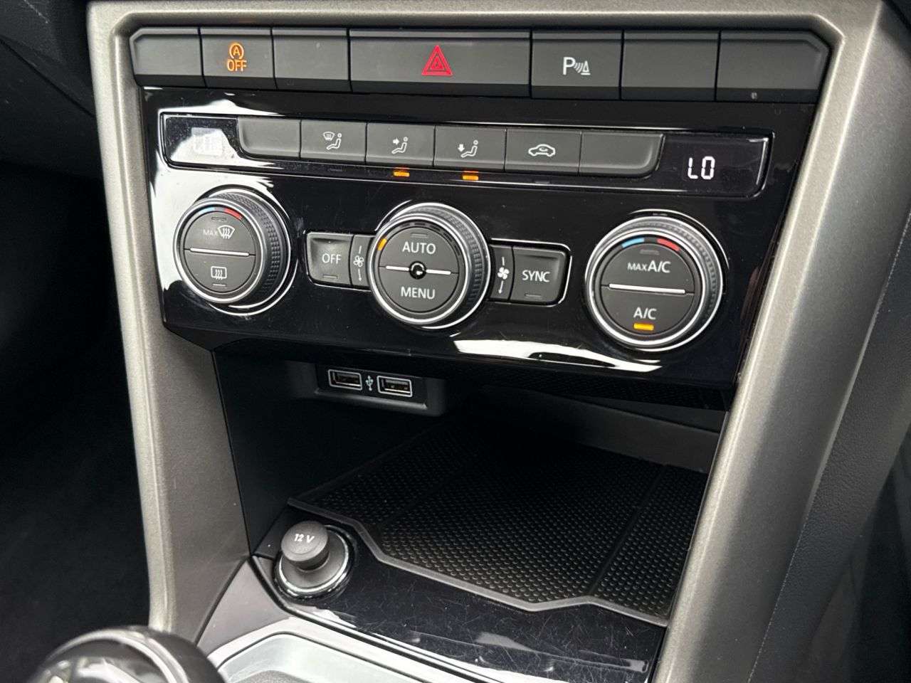2020 VOLKSWAGEN T-ROC 2020 VOLKSWAGEN T-ROC