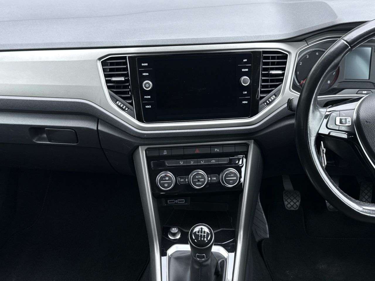 2020 VOLKSWAGEN T-ROC 2020 VOLKSWAGEN T-ROC