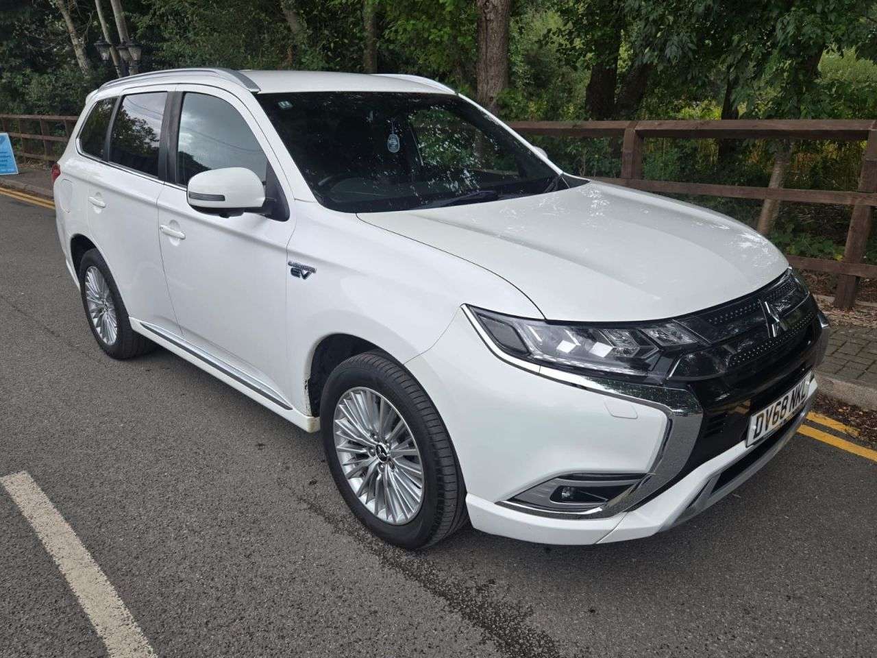 A 2018 MITSUBISHI OUTLANDER 2.4h TwinMotor 13.8kWh 4h SUV 5dr Petrol Plug-in Hybrid CVT 4WD Euro 6 (s/s A 2018 MITSUBISHI OUTLANDER 2.4h TwinMotor 13.8kWh 4h SUV 5dr Petrol Plug-in Hybrid CVT 4WD Euro 6 (s/s