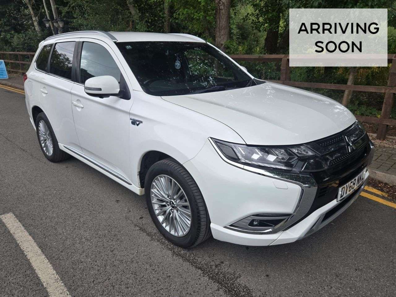 A 2018 MITSUBISHI OUTLANDER 2.4h TwinMotor 13.8kWh 4h SUV 5dr Petrol Plug-in Hybrid CVT 4WD Euro 6 (s/s A 2018 MITSUBISHI OUTLANDER 2.4h TwinMotor 13.8kWh 4h SUV 5dr Petrol Plug-in Hybrid CVT 4WD Euro 6 (s/s