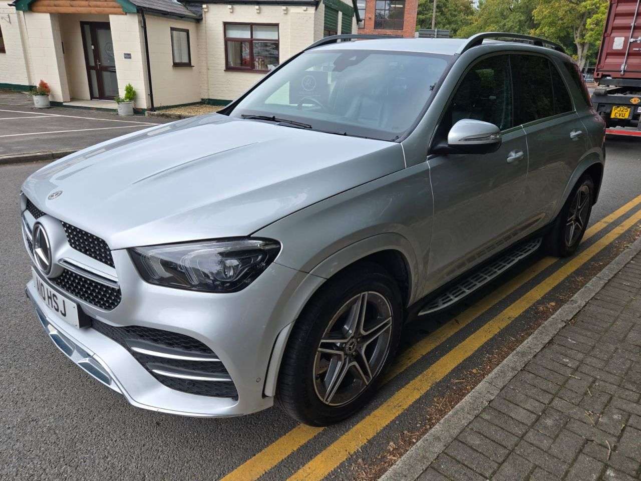 A 2020 MERCEDES-BENZ GLE 2.0 GLE300d AMG Line (Premium) SUV 5dr Diesel G-Tronic 4MATIC Euro 6 (s/s) A 2020 MERCEDES-BENZ GLE 2.0 GLE300d AMG Line (Premium) SUV 5dr Diesel G-Tronic 4MATIC Euro 6 (s/s)
