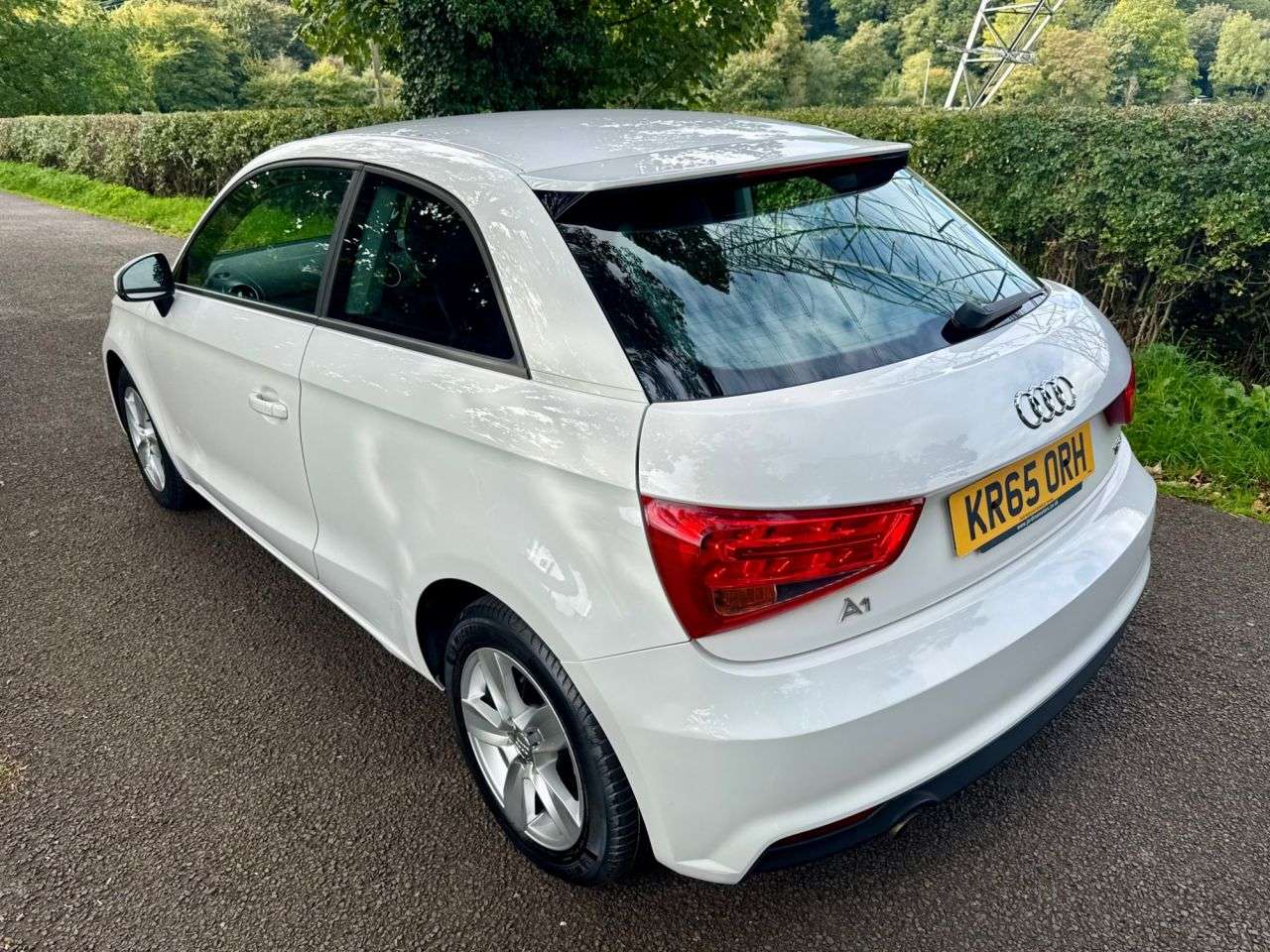 A 2015 AUDI A1 1.0 TFSI SE Hatchback 3dr Petrol Manual Euro 6 (s/s) (95 ps) + SERVICE HIST A 2015 AUDI A1 1.0 TFSI SE Hatchback 3dr Petrol Manual Euro 6 (s/s) (95 ps) + SERVICE HIST