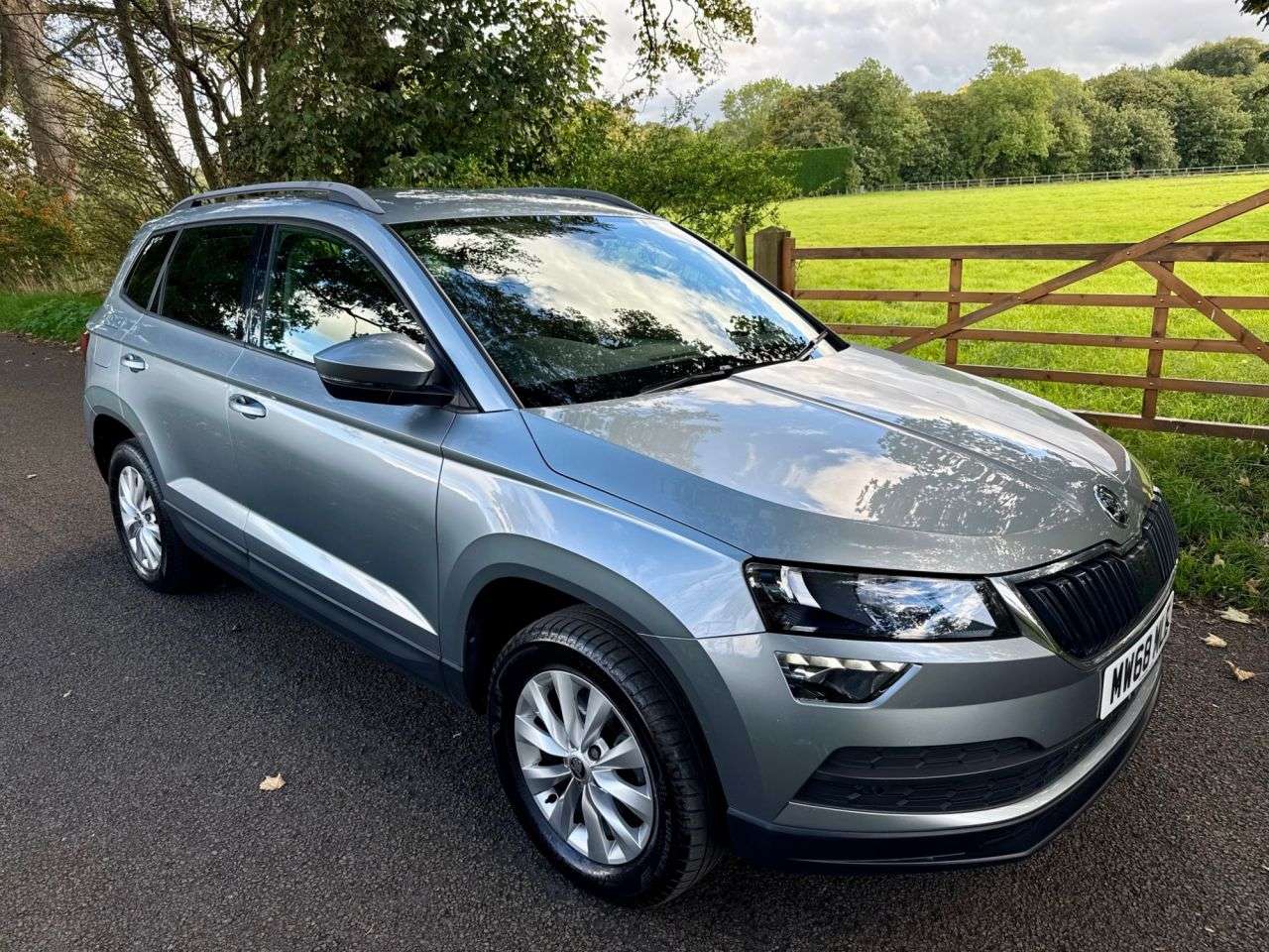 A 2018 SKODA KAROQ 1.0 TSI SE Nav Plus SUV 5dr Petrol Manual Euro 6 (s/s) (115 ps) + SERVICE H A 2018 SKODA KAROQ 1.0 TSI SE Nav Plus SUV 5dr Petrol Manual Euro 6 (s/s) (115 ps) + SERVICE H