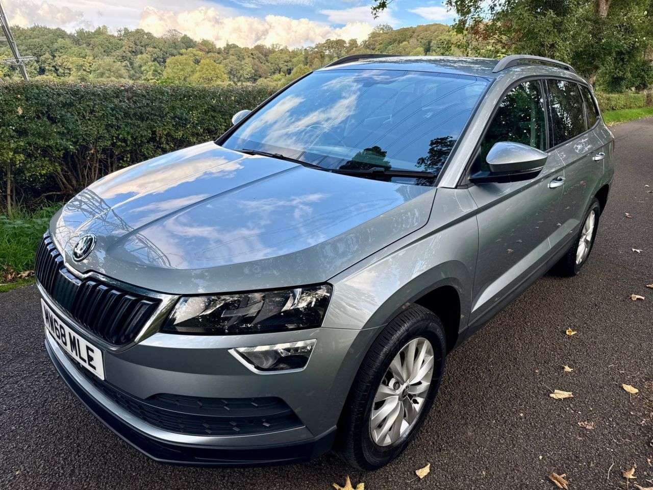 A 2018 SKODA KAROQ 1.0 TSI SE Nav Plus SUV 5dr Petrol Manual Euro 6 (s/s) (115 ps) + SERVICE H A 2018 SKODA KAROQ 1.0 TSI SE Nav Plus SUV 5dr Petrol Manual Euro 6 (s/s) (115 ps) + SERVICE H