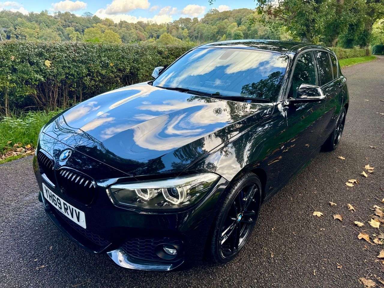 A 2019 BMW 1 SERIES 2.0 120i GPF M Sport Shadow Edition Hatchback 5dr Petrol Auto Euro 6 (s/s) A 2019 BMW 1 SERIES 2.0 120i GPF M Sport Shadow Edition Hatchback 5dr Petrol Auto Euro 6 (s/s)