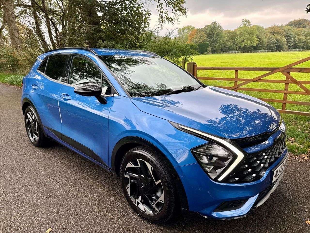 A 2022 KIA SPORTAGE 1.6 T-GDi GT-Line SUV 5dr Petrol Manual Euro 6 (s/s) (148 bhp) + SERVICE HI A 2022 KIA SPORTAGE 1.6 T-GDi GT-Line SUV 5dr Petrol Manual Euro 6 (s/s) (148 bhp) + SERVICE HI