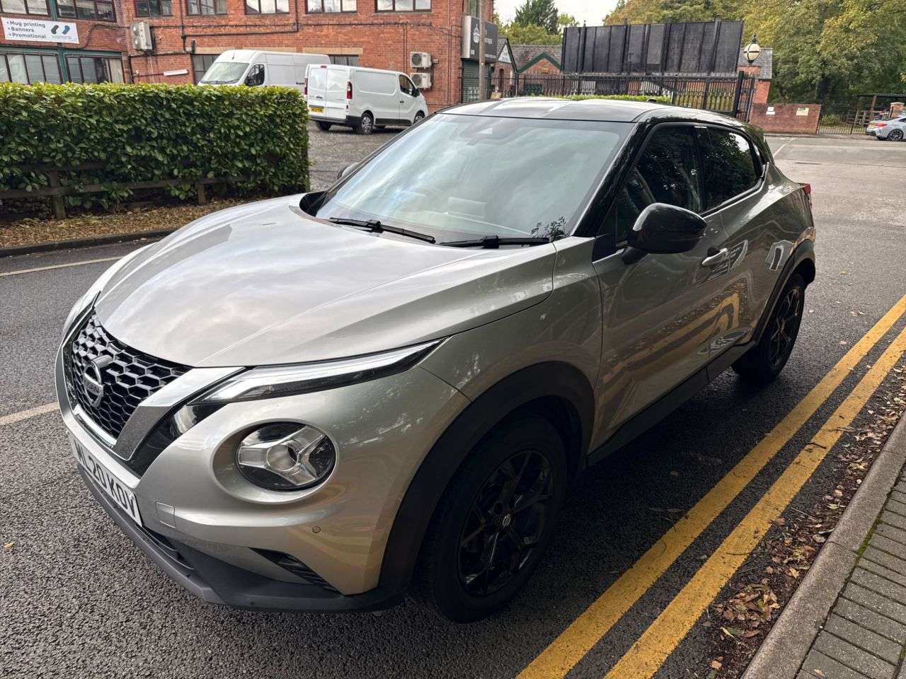A 2020 NISSAN JUKE 1.0 DIG-T N-Connecta SUV 5dr Petrol Manual Euro 6 (s/s) (114 ps) A 2020 NISSAN JUKE 1.0 DIG-T N-Connecta SUV 5dr Petrol Manual Euro 6 (s/s) (114 ps)