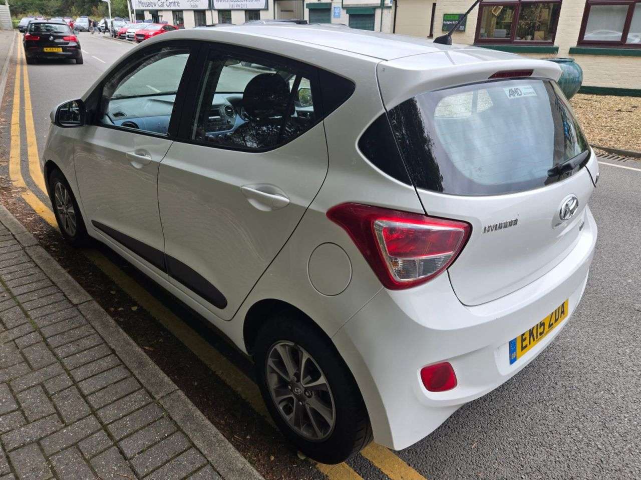 A 2015 HYUNDAI I10 1.2 Premium Hatchback 5dr Petrol Manual Euro 5 (87 ps) A 2015 HYUNDAI I10 1.2 Premium Hatchback 5dr Petrol Manual Euro 5 (87 ps)