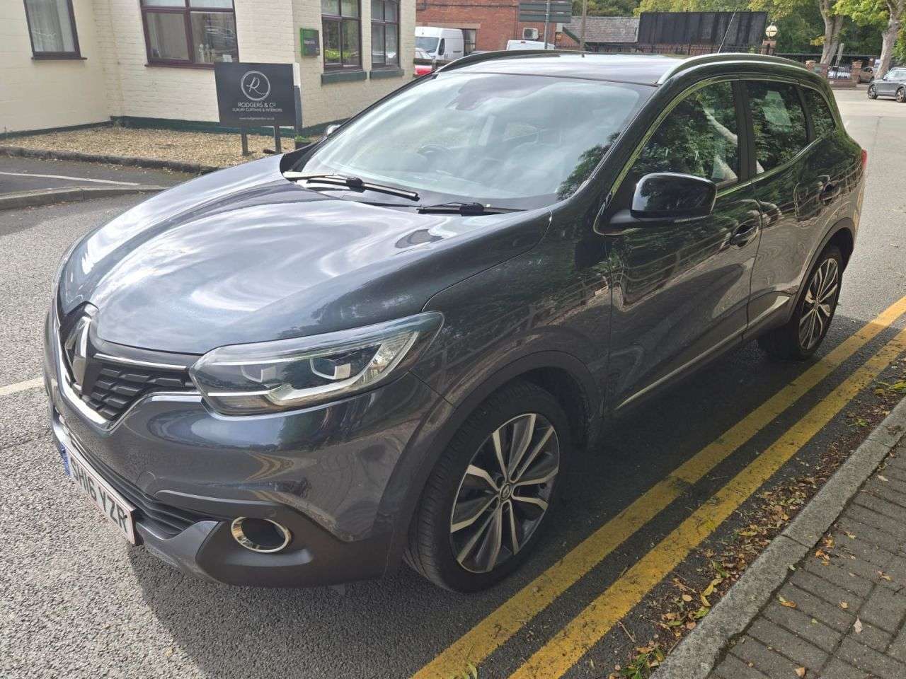 A 2016 RENAULT KADJAR 1.6 dCi Signature Nav SUV 5dr Diesel Manual Euro 6 (s/s) (130 ps) A 2016 RENAULT KADJAR 1.6 dCi Signature Nav SUV 5dr Diesel Manual Euro 6 (s/s) (130 ps)