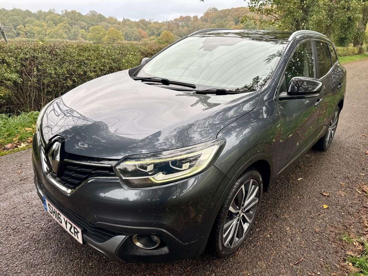 A 2016 RENAULT KADJAR 1.6 dCi Signature Nav SUV 5dr Diesel Manual Euro 6 (s/s) (130 ps) A 2016 RENAULT KADJAR 1.6 dCi Signature Nav SUV 5dr Diesel Manual Euro 6 (s/s) (130 ps)