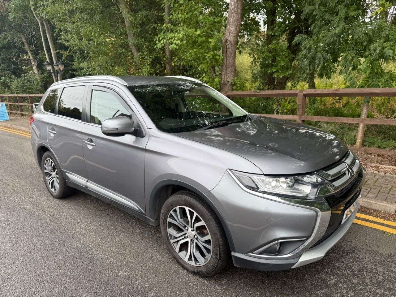 A 2018 MITSUBISHI OUTLANDER 2.2 DI-D 3 SUV 5dr Diesel Auto 4WD Euro 6 (147 ps) A 2018 MITSUBISHI OUTLANDER 2.2 DI-D 3 SUV 5dr Diesel Auto 4WD Euro 6 (147 ps)