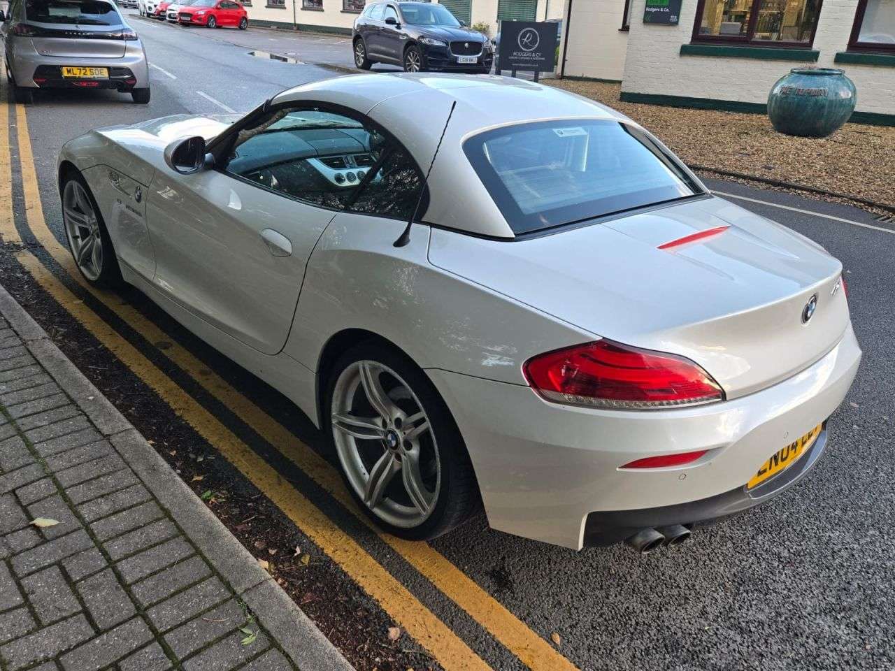 A 2016 BMW Z4 2.0 20i M Sport Convertible 2dr Petrol Auto sDrive Euro 6 (184 ps) Converti A 2016 BMW Z4 2.0 20i M Sport Convertible 2dr Petrol Auto sDrive Euro 6 (184 ps) Converti