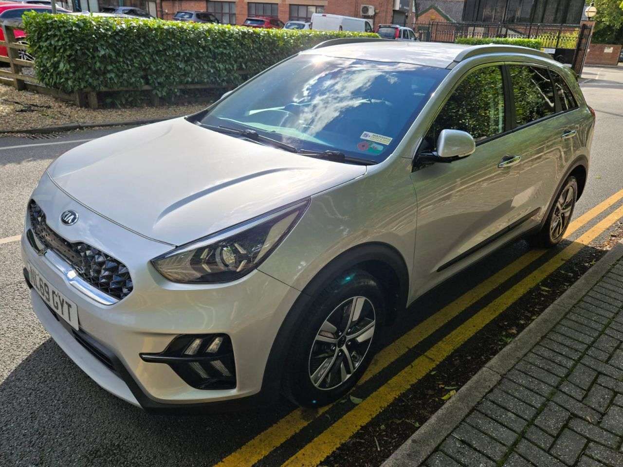 A 2019 KIA NIRO 1.6 GDi 2 SUV 5dr Petrol Hybrid DCT Euro 6 (s/s) (139 bhp) A 2019 KIA NIRO 1.6 GDi 2 SUV 5dr Petrol Hybrid DCT Euro 6 (s/s) (139 bhp)